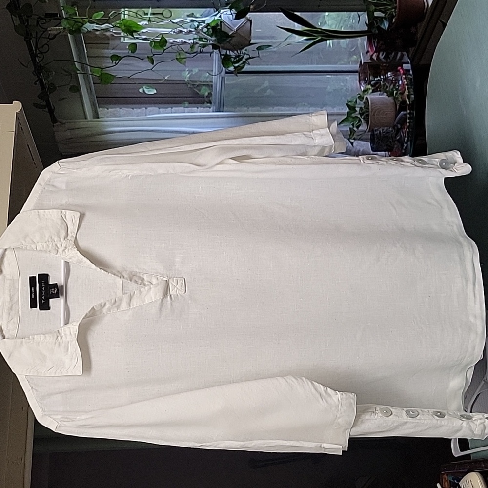 Tahari linen tunic top.